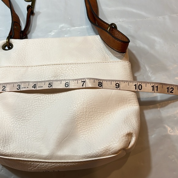 B.O.C. CROSSBODY PURSE Born Concept WHITE LEATHER brown accents Mccammon  10”x9” - Picture 10 of 13